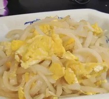 Onion and Egg Rice Bowl