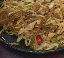 Sizzling Cabbage with Rice Noodles