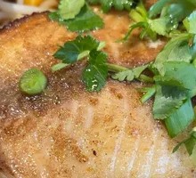 Pan-fried Threadfin Bream (Whole Fish)