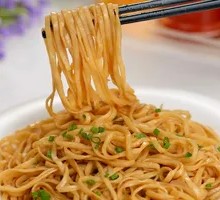 Steamed Dumplings with Noodles and Fragrant Sauce