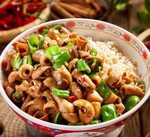Green Pepper and Intestine Rice Bowl