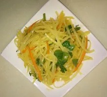Stir-fried leek with potato strips
