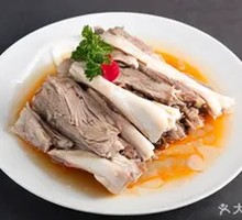 Hand-grabbed Lamb from Tan Sheep