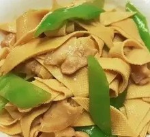 Stir-Fried Bean Sheet with Green Chili