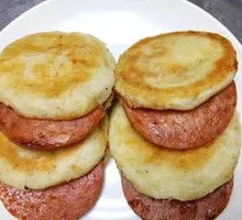Braised flatbread with sausage