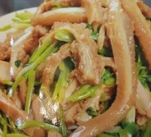 Stir-fried Tripe with Mustard Greens