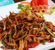 Hunan smoked bamboo shoot stir-fried with preserved pork