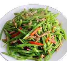 Stir-fried shredded lentils with pork