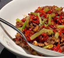 Stir-Fried Beef with Yellow Onion