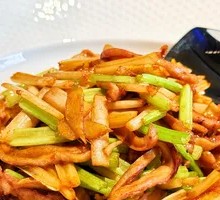 Stir-fried Lotus Root Tips with Crispy Tripe