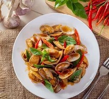 Spicy Stir-Fried Clams