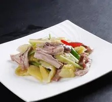 Stir-fried Pig Intestines with Ginger and Green Onions