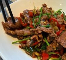Stir-Fried Beef with Yellow Onion