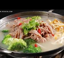 Beef with Enoki in Hot Pot