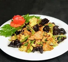 Sour Stir-Fried Egg with Wood Ear Mushrooms