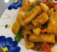 Crispy Fried Tofu with Sweet and Sour Sauce