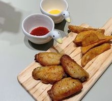 Honey Glazed Chicken Wings with Potato Wedges