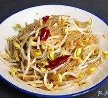 Cold-mixed bean sprouts with rice noodles