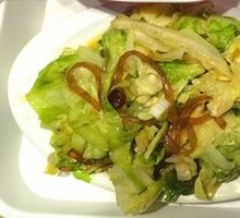 Stir-fried vermicelli with cabbage shreds