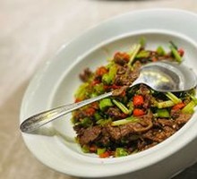 Stir-Fried Beef with Yellow Onion
