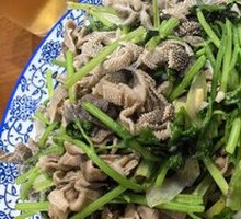 Stir-fried Scallion with Fish Balls