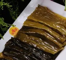Hot Bridge Sandpot Sour Cabbage Fish Noodles