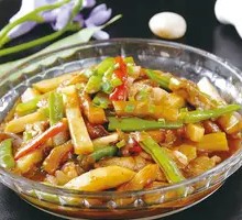Braised pork belly with green beans