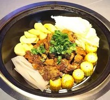 Stewed Pork Spine in Iron Pot