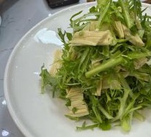 Bitter lettuce with fresh tofu skin