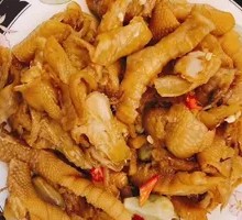 Pickled Garlic with Chicken Feet
