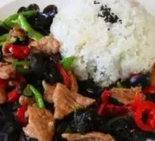 Wood Ear Mushroom and Pork Rice Bowl