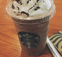 Vanilla Iced Latte Matcha Iced Latte