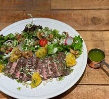 Caramelized Tender Beef Salad