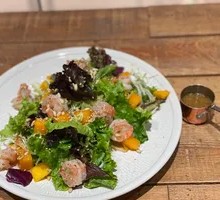 Mango Shrimp Salad