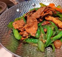 Spicy Stir-Fried Pork with Chili