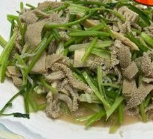 Stir-fried Scallion with Fish Balls