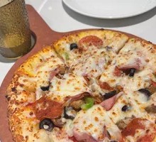 John's Favorite Pizza