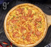 Sichuan Spicy BBQ Sausage Pizza