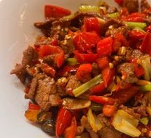 Stir-Fried Beef with Yellow Onion