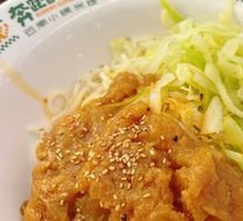 洋芋焖鸡拌米线