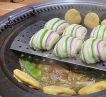 Steamed Bun with Flower Shape