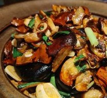 Stir-fried King Oyster Mushrooms with Black Trumpet