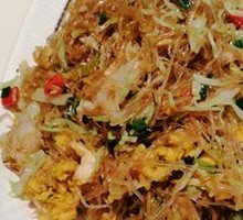 Stir-Fried Seafood with Rice Noodles