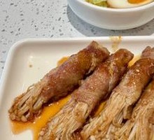 Beef Rolls with Enoki Mushrooms