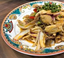 Tear-Split Spicy Pepper Chicken