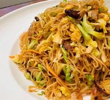 Stir-Fried Rice Noodles with Three Fresh Ingredients