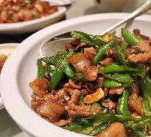 Signature Stir-Fried Pork with Green Peppers