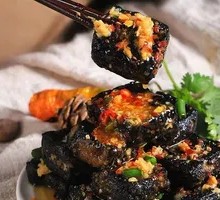 Black and White Stinky Tofu Combo