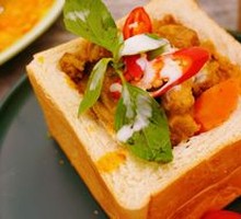 Yellow Curry Beef Brisket Sandwich