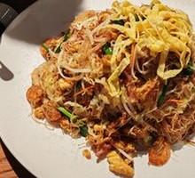 Stir-Fried Rice Noodles with Three Delicacies